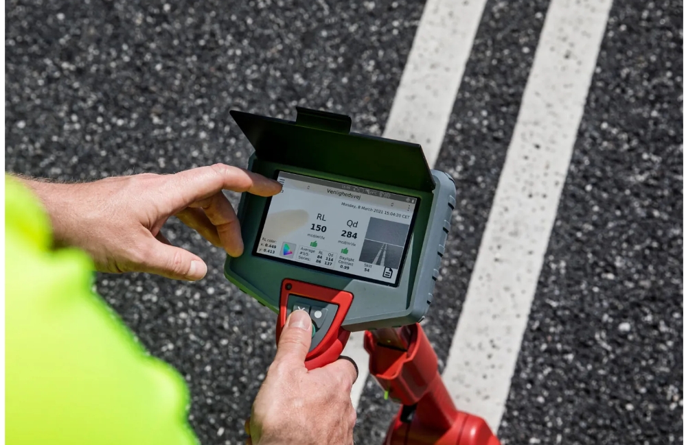 Handheld Retroreflectometer